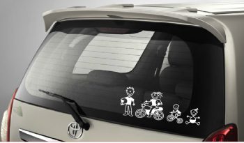 Vader met helm - moeder op motor - jongen op fiets - baby