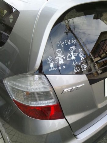 M2 - Mother with laptop - Image 3