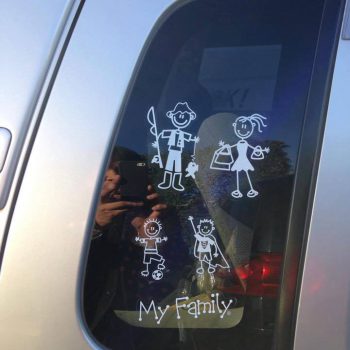 Auto met stickers The Sticker Family
